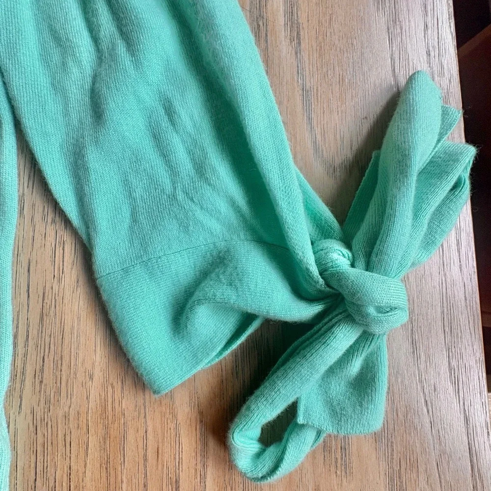 $120 HALOGEN Mint Green Crewneck Sweater LARGE Viscose Cashmere‎ Blend Coquette